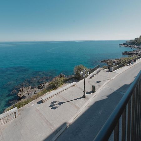 Tra La Rocca E Il Mare Di 切法卢 外观 照片